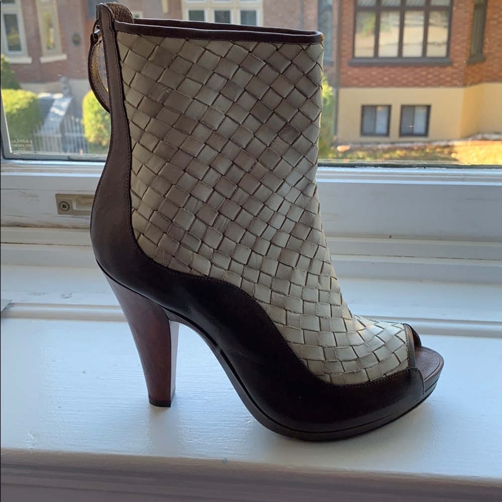 Open toe Italian made boots from UGG worn wants